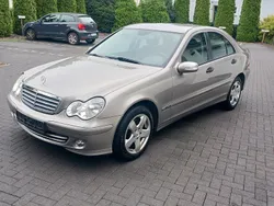 Beige Gebraucht 2005 Mercedes C180 Avantgarde Limousine | 5.950 € (Etwas zu teuer)