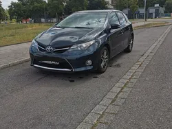 Blau Gebraucht 2015 Toyota Auris Multidrive S Limousine | 13.999 € (Fairer Preis)