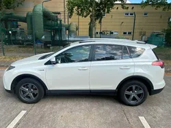 Weiß Gebraucht 2016 Toyota RAV4 Hybrid Executive SUV | 19.999 € (Fairer Preis)