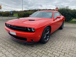 Orange Gebraucht 2018 Dodge Challenger SXT Coupé | 27.400 € (Teuer)