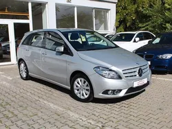 Silber Gebraucht 2012 Mercedes B180 Van / Kleinbus | 11.499 € (Fairer Preis)