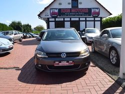 Grau Gebraucht 2011 VW Jetta Limousine | 5.790 € (Fairer Preis)
