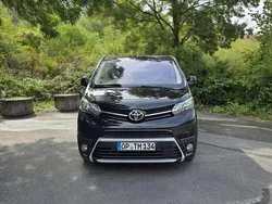 Schwarz Gebraucht 2017 Toyota Proace Comfort Van | 29.899 € (Teuer)