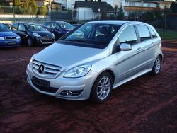 Silber Gebraucht 2011 Mercedes B200 Van / Kleinbus | 4.650 € (Fairer Preis)