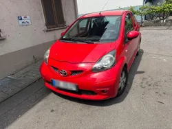 Rot Gebraucht 2006 Toyota Aygo Kleinwagen | 2.100 € (Fairer Preis)