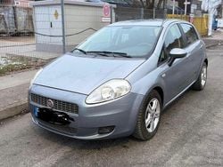 Grau Gebraucht 2009 Fiat Punto Active Limousine | 2.499 € (Fairer Preis)