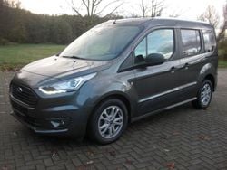 Grau Gebraucht 2021 Ford Tourneo Van / Kleinbus | 14.100 € (Superpreis)