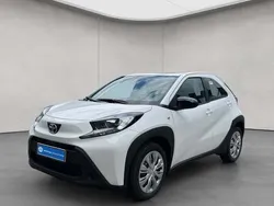 Beige Neu 2025 Toyota Aygo Play Kleinwagen | 16.990 €