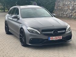Schwarz Gebraucht 2016 Mercedes C63 AMG AMG Limousine | 33.333 € (Fairer Preis)
