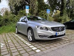 Silber Gebraucht 2013 Volvo V60 Summum Kombi | 10.200 €
