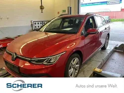 Rot Gebraucht 2022 VW Golf VIII Life Kombi | 20.800 € (Superpreis)