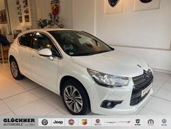 Weiß Gebraucht 2015 Citroën DS4 Chic Kleinwagen | 11.490 € (Etwas zu teuer)