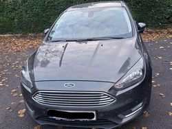 Grau Gebraucht 2016 Ford Focus Titanium Limousine | 7.249 € (Guter Preis)