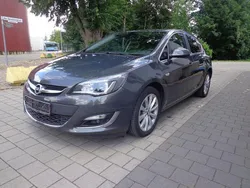 Grau Gebraucht 2015 Opel Astra Exklusiv Limousine | 6.850 € (Guter Preis)