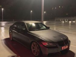 Grau Gebraucht 2025 BMW 325 Limousine | 4.500 €