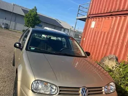 Gold Gebraucht 2003 VW Golf IV Kleinwagen | 1.600 € (Fairer Preis)