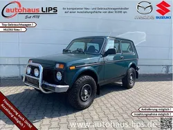 Grün Gebraucht 2010 Lada niva SUV | 5.990 € (Teuer)