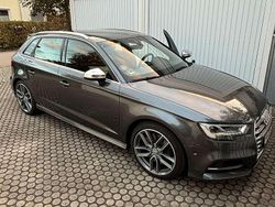 Grau Gebraucht 2019 Audi S3 Sportback Kleinwagen | 32.000 € (Etwas zu teuer)