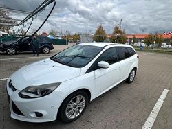 Weiß Gebraucht 2011 Ford Focus Kombi | 4.200 € (Fairer Preis)