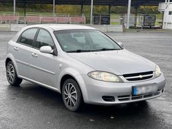 Silber Gebraucht 2008 Chevrolet Lacetti Kleinwagen | 1.350 € (Fairer Preis)