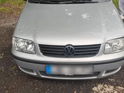 Grau Gebraucht 2000 VW Polo Kleinwagen | 1.500 €
