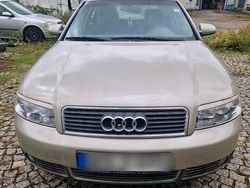 Gelb Gebraucht 2001 Audi A4 Limousine | 1.000 € (Guter Preis)