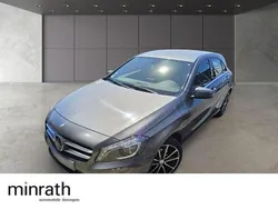 Grau Gebraucht 2015 Mercedes A180 Style Limousine | 17.030 € (Fairer Preis)