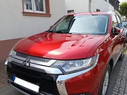 Rot Gebraucht 2020 Mitsubishi Outlander Active SUV | 19.000 € (Superpreis)