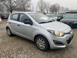 Silber Gebraucht 2013 Hyundai i20 Edition Limousine | 2.499 € (Guter Preis)