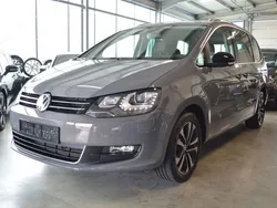 Grau Gebraucht 2019 VW Sharan IQ Drive Van / Kleinbus | 30.990 € (Fairer Preis)