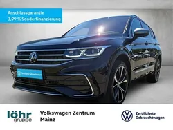 Deep black perleffekt Gebraucht 2024 VW Tiguan Allspace R-line SUV | 49.350 € (Teuer)
