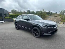Grau Gebraucht 2024 Mazda MX30 Exclusive-Line SUV | 18.890 € (Guter Preis)