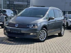 Grau Gebraucht 2016 VW Touran Highline Van / Kleinbus | 18.490 € (Guter Preis)