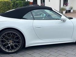 Weiß Gebraucht 2024 Porsche 911 Carrera 4 Cabriolet Cabrio | 139.900 € (Guter Preis)