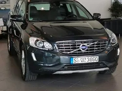 Grau Gebraucht 2017 Volvo XC60 Momentum SUV | 20.500 € (Superpreis)