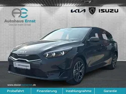Grau Neu 2025 Kia Ceed Spirit Limousine | 28.490 € (Etwas zu teuer)