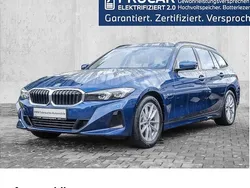 Blau Gebraucht 2023 BMW 320e Shadowline Kombi | 28.495 € (Fairer Preis)