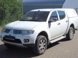 Weiß Gebraucht 2013 Mitsubishi L200 Abholung | 8.660 € (Etwas zu teuer)