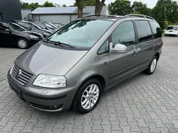 Grau Gebraucht 2010 VW Sharan Trendline Van / Kleinbus | 4.750 €