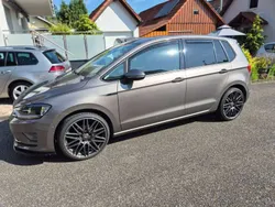 Grau Gebraucht 2016 VW Golf Sportsvan Van / Kleinbus | 12.900 € (Guter Preis)