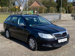 Schwarz Gebraucht 2013 Skoda Octavia Kombi | 3.950 € (Superpreis)
