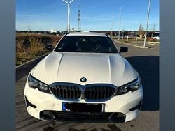 Weiß Gebraucht 2022 BMW 320 Sport Line Kombi | 29.900 € (Fairer Preis)