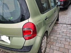 Grün Gebraucht 2008 Renault Modus Van / Kleinbus | 1.600 €