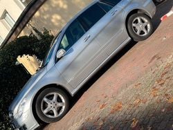 Silber Gebraucht 2007 Mercedes R280 Van / Kleinbus | 4.900 €