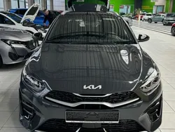 Grau Gebraucht 2024 Kia Ceed Sportswagon GT-Line Kombi | 28.000 € (Fairer Preis)