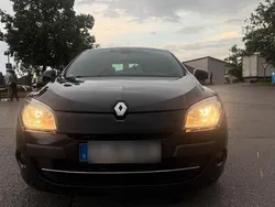 Schwarz Gebraucht 2012 Renault Mégane III Bose Edition Kleinwagen | 3.900 € (Fairer Preis)