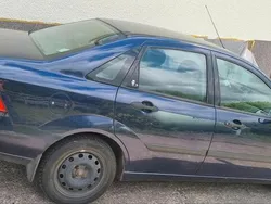 Blau Gebraucht 2001 Ford Focus Limousine | 1.300 € (Guter Preis)