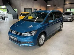 Blau Gebraucht 2016 VW Touran Comfortline Van / Kleinbus | 16.480 € (Fairer Preis)