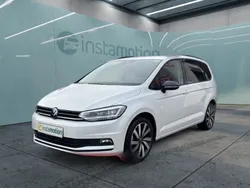 Weiß Gebraucht 2024 VW Touran Pro Van / Kleinbus | 37.850 € (Fairer Preis)
