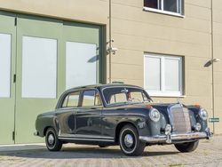 Grau Gebraucht 1959 Mercedes 220 Limousine | 39.900 €